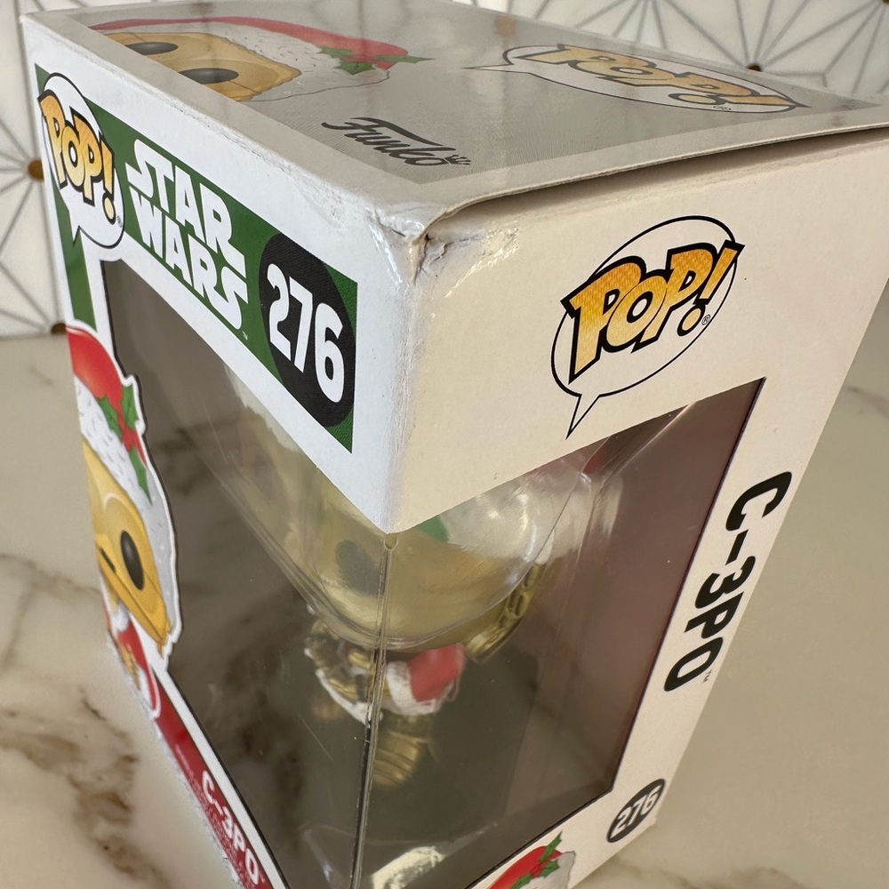 Funko Pop Star Wars C-3PO dressed as Santa #276, NWT - Picture 7 of 7